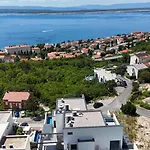 Luxurious Sea-view 3br With Private Pool-villa Quadris-crikvenica דירה