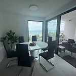 Luxurious Sea-view 3br With Private Pool-villa Quadris-crikvenica דירה קריקווניצה