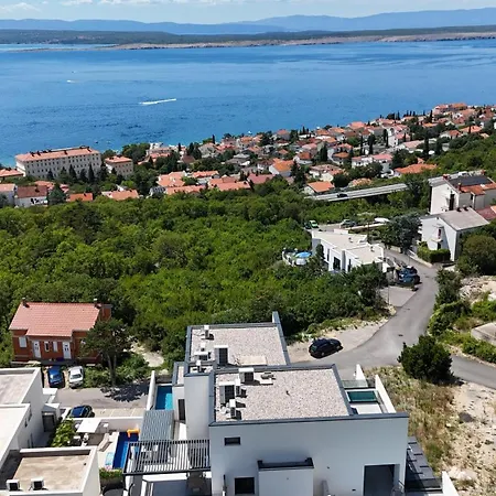 Luxurious Sea-view 3br With Private Pool-villa Quadris-crikvenica Appartamento