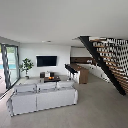 Luxurious Sea-view 3br With Private Pool-villa Quadris-crikvenica Appartamento