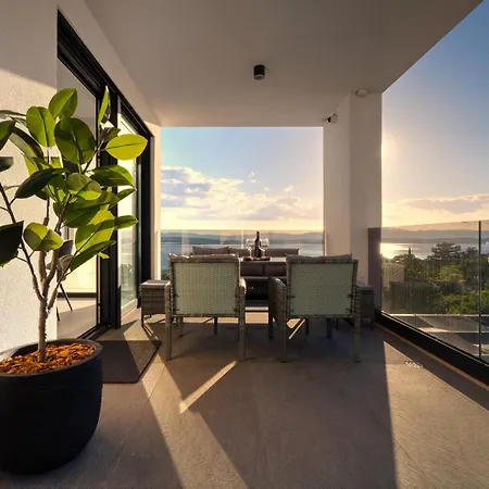 Luxurious Sea-view 3br With Private Pool-villa Quadris-crikvenica Appartamento *