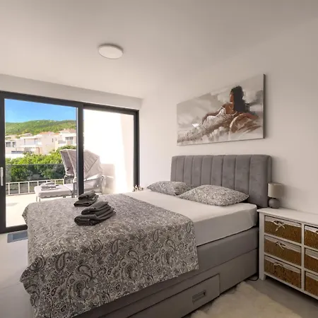 Luxurious Sea-view 3br With Private Pool-villa Quadris-crikvenica Appartamento Crikvenica