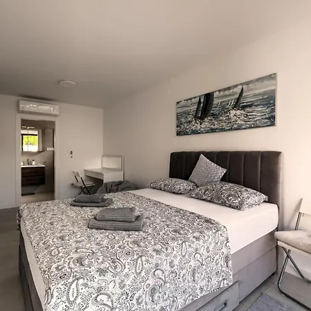 Luxurious Sea-view 3br With Private Pool-villa Quadris-crikvenica Appartamento *