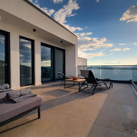 Luxurious Sea-view 3br With Private Pool-villa Quadris-crikvenica