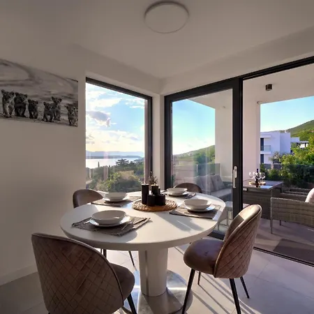 Appartamento Luxurious Sea-view 3br With Private Pool-villa Quadris-crikvenica *