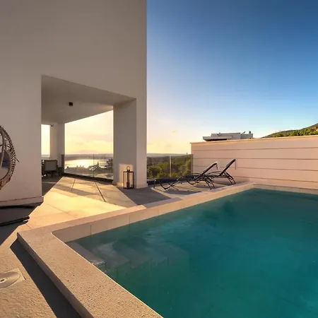 Appartamento Luxurious Sea-view 3br With Private Pool-villa Quadris-crikvenica *