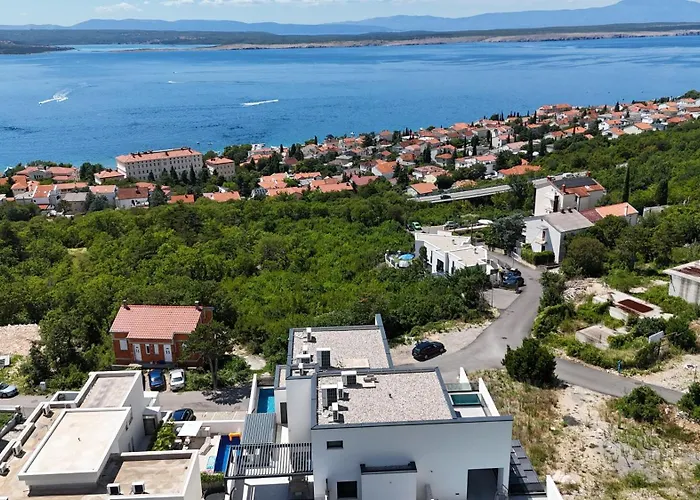 Luxurious Sea-view 3br With Private Pool-villa Quadris-crikvenica Appartement
