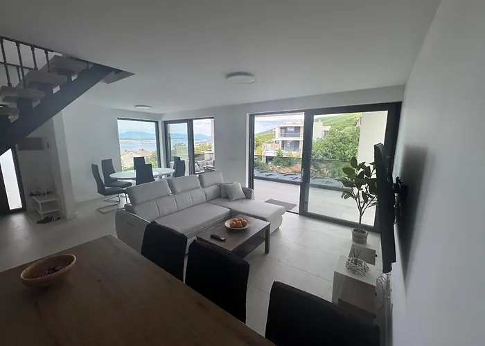 Luxurious Sea-view 3br With Private Pool-villa Quadris-crikvenica Appartement *